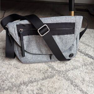 Women's Lululemon Festival Bag II Heathered Black And Grey New Without Tags